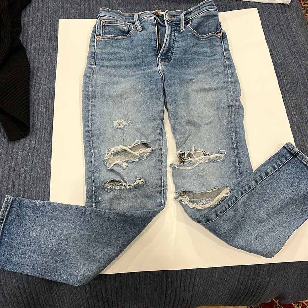 The perfect vintage Jean. Very used but comfortable